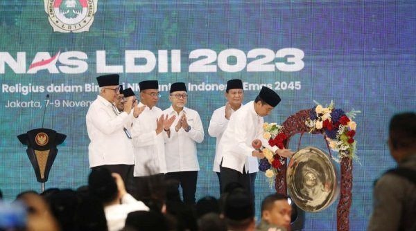 Prabowo Subianto Dampingi Presiden Jokowi Buka Rakernas LDII