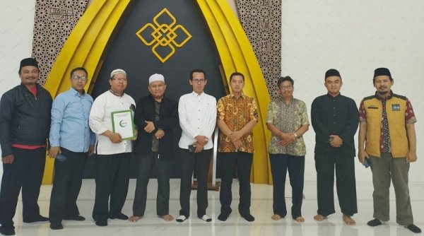 BHRD Mengalibrasi Arah Qiblat Masjid Ribaathul Murid Komplek YTKP Banjar Asri Cimaung