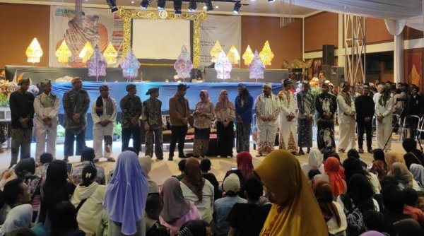 14 Dalang Wayang Golek Tampil pada Peringatan Hari Wayang di Padepokan Giri Harja Jelekong