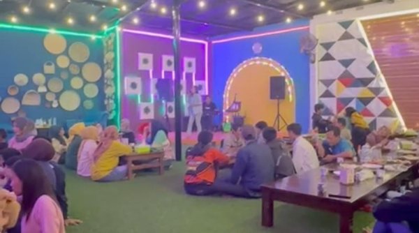 Low Budget ! King Salam Raja Karedok Sediakan Makanan Khas Sunda yang Enak dan Lezat