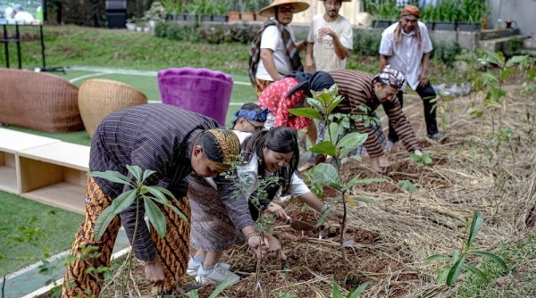 Komitmen Reduksi Emisi Karbon, Amartha Gandeng Junglo Lestarikan Hutan Asli