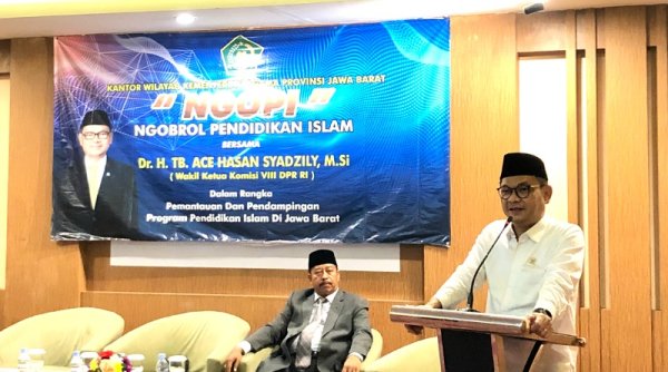 Ace Hasan Syadzily : Guru Agama Harus Menjadi Teladan Bagi Generasi Emas