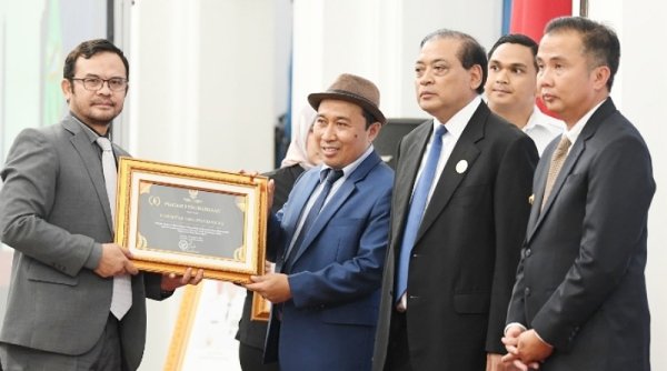 Pemkab Bandung Raih Penghargaan Tertinggi dalam Keterbukaan Informasi Publik