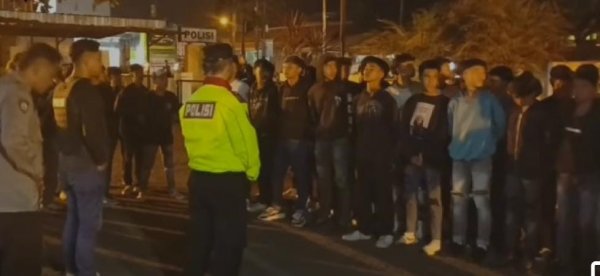 Puluhan Orang Anggota Geng Motor "Moonraker" Diamankan ke Mapolsek Nagreg, Ada yang Bawa Sajam