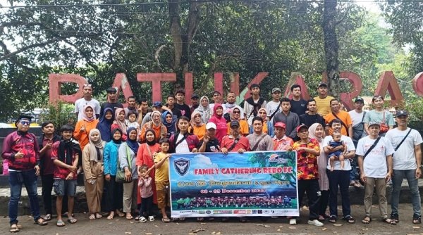 Rebo FC Gelar Family Gathering Tour Pangandaran