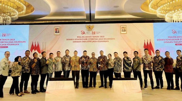Dialog Akhir Tahun OJK hingga Harga Bitcoin $45K Semakin Dekat?