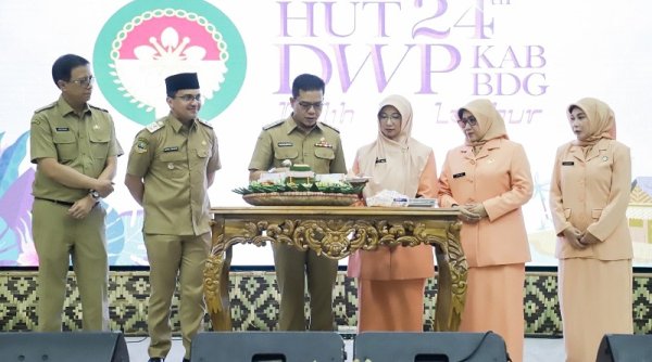 Pada HUT ke-24, Bupati Bandung : DWP Dapat Membantu Pemerintah Menekan Angka Kemiskinan Ekstrem