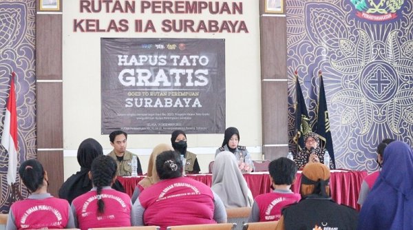 17 Warga Binaan Rutan Perempuan Surabaya Ikuti Program Hapus Tato