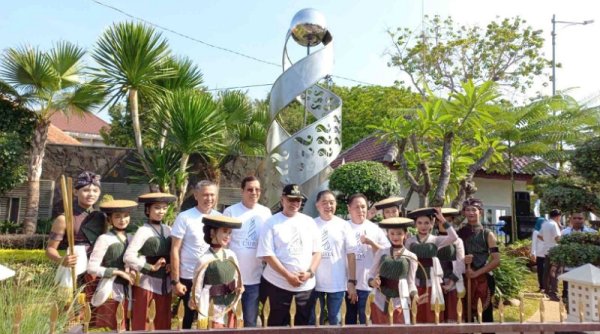Sebagai Daya Tarik Masyarakat Kudus, Tugu Cahya Nojorono Disresmikan