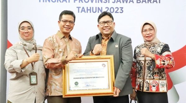 Dari 'Zona Kuning' ke 'Zona Hijau': Transformasi Pelayanan Publik Kabupaten Bandung dalam 1 Tahun