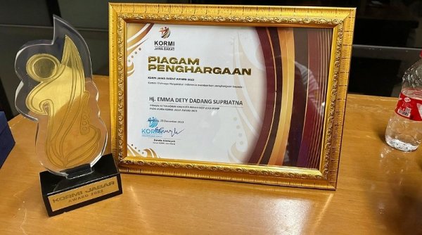 Bupati Bandung dan Ketua KORMI Kab Bandung Raih Penghargaan KORMI Jabar Award 2023
