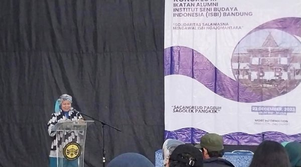 Ini yang Disampaikan Dr. Retno Dwimarwati Saat Membuka Kongres Nasional Ke III Ikatan Alumni ISBI Bandung