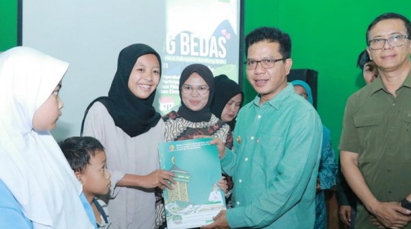 Rembug Bedas di Cimenyan, Bupati Bandung Kembali Sosialisasikan PSPKB Rp 100 Juta Per RW