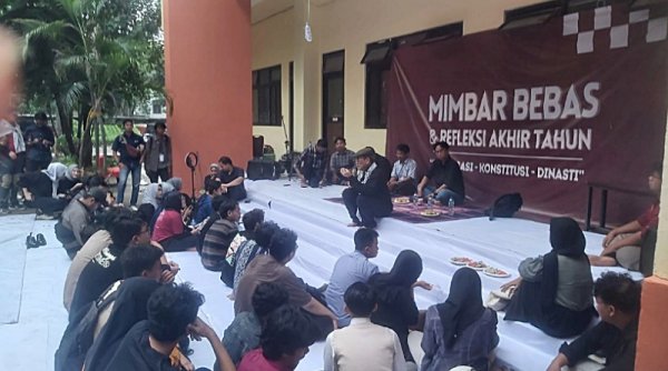 Mahasiswa UIN Jakarta Kecewa Melihat Perkembangan Demokrasi di Ujung Pemerintahan Jokowi