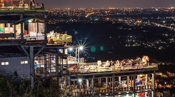 Delapan Destinasi Wisata Ini Layak Dikunjungi untuk Menikmati Malam Pergantian Tahun