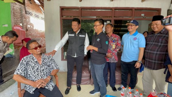 Wabup Subandi Sidak Warga Sedati Gede yang Menderita Kanker Kulit