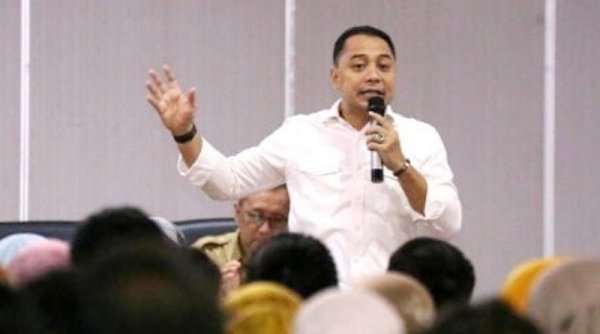 Kumpulkan Staf Perizinan, Wali Kota Surabaya Minta Tak Ada Lagi Keterlambatan