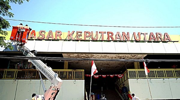 Satpol PP Surabaya Tertibkan PKL di Pedestrian, PDPS Diminta Atur Pasar Keputran