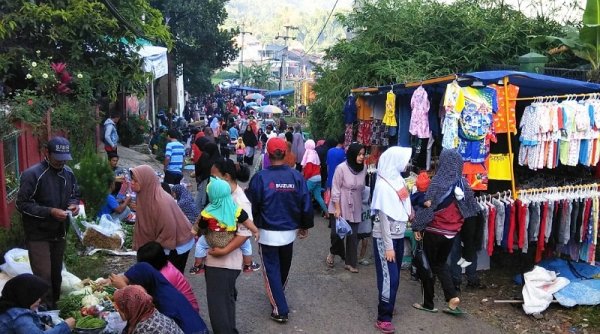 Pasar Tonggeng, Surga Belanja dengan Omset Jutaan
