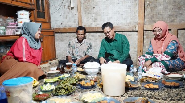 Bunga Desa di Pakutandang, Bupati Dadang Supriatna dan Istri Nginap di Rumah Tasman