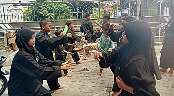 Pagar Nusa Rungkut Kidul Gelar Latihan Rutin di Halaman Masjid