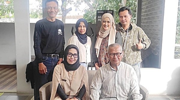 Ketua IKA SMP Pasundan 4 Bandung Dapat Apresiasi dari Alumni'73
