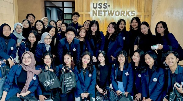 Mahasiswa Ilmu Komunikasi President University Adakan Company Visit ke USS Network
