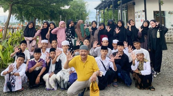 Caleg DPRD Drs. H. Aep Ahmad Muslim, M.Si., "Ingin membahagiakan anak-anak yatim"