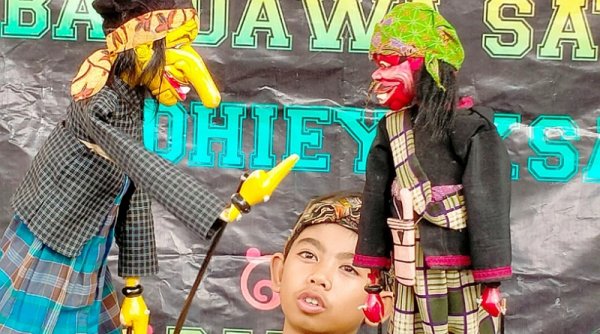 SOSOK | Dalang Cilik R. Bandawa Satria Adhieyaksa Gemar Wayang Golek Sejak Usia 2 Tahun