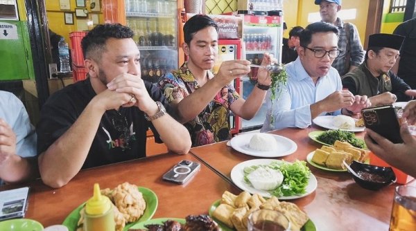 Kampanye Unik Gibran di Bandung, Dimulai di Warung Bu Imas Diakhiri di Bacang Panas