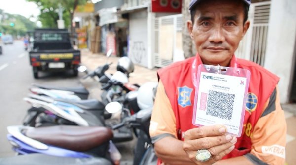 Mulai Hari Ini, Pemkot Surabaya Resmi Berlakukan Bayar Parkir dengan Qris