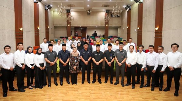 Pemkot Bandung Lantik 21 PPPK Hasil Optimalisasi