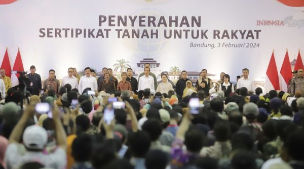 Program PTSL, Presiden Jokowi Serahkan Sertifikat Tanah Untuk Rakyat
