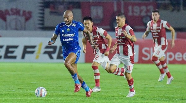 Persib Bandung Ditahan Imbang Persis Solo 2-2 di GBLA