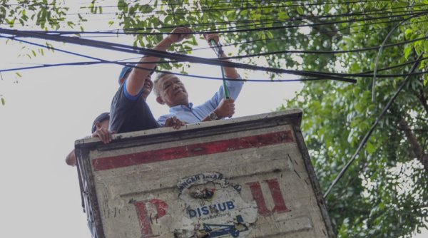 Pemkot Bandung Genjot Penurunan dan Perapian Kabel Udara