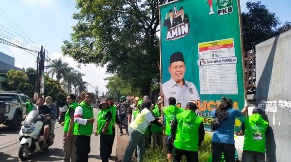Cabut Atribut Kampanye Sendiri, Humaira Patut Dicontoh Caleg Lain