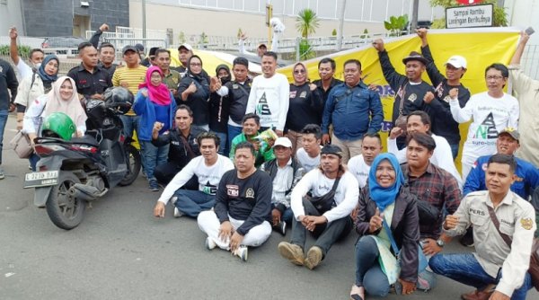 Peringati HPN 2024, AMI Berbagai Ratusan Paket Sembako