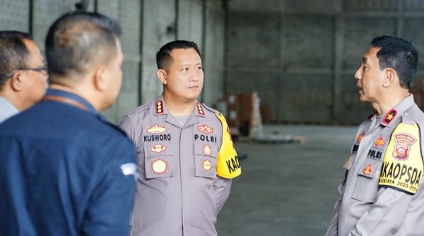 Pastikan Distribusi Logistik Pemilu Aman dan Lancar, Wakapolda Jabar Kunjungi Gudang Logistik KPU Kab. Bandung