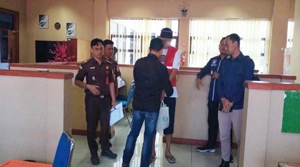 Negara Rugi Hampir Rp1 Miliar, Kejari Bale Bandung Resmi Tahan Mantan Kades Bumiwangi