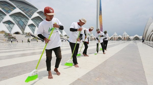 “Gerakan Masjid Bersih 2024” Digelar di Masjid Raya Al Jabbar