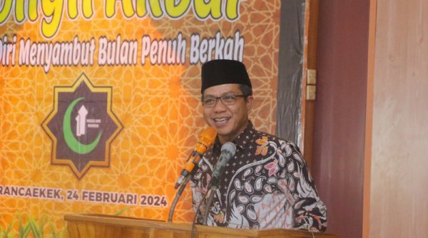 Bupati Bandung Sosialisasikan PSPKB Rp 100 Juta Per RW di Kelurahan Rancaekek Kencana