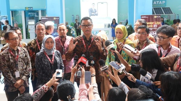 Banyak Menarik Pengunjung, PLN Dapat Penghargaan 'Most Interactive Booth' di IIMS 2024