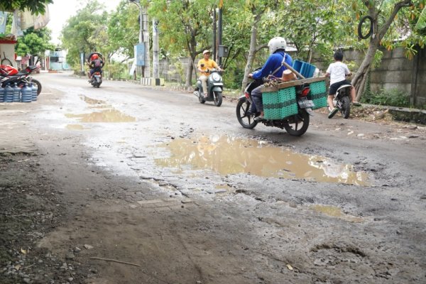 Jalan Suko-Masangan Wetan Dibeton, Warga Senang Keluhannya Direspon Bupati Sidoarjo