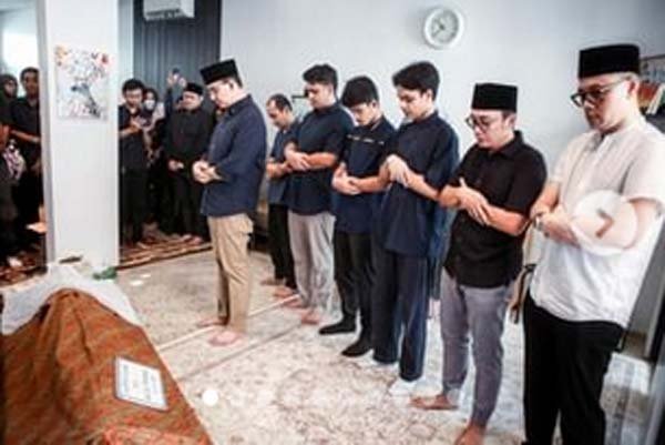 Anies Baswedan Imami Shalat Jenazah Hilbram Dunar: Sosok Teladan yang Masa Hidupnya Dedikasikan Untuk Berbagi Ilmu