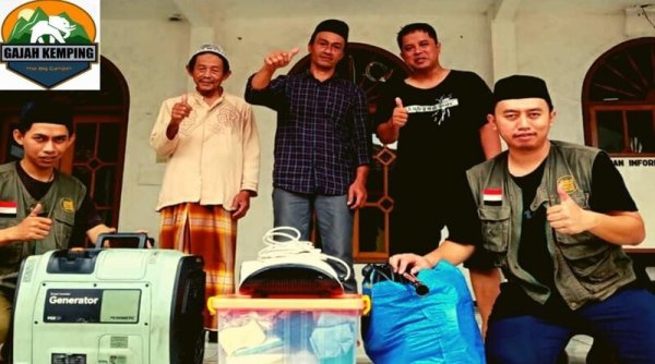 Komunitas Gajah Kemping Lakukan Sterilisasi Rumah Ibadah di Sumedang