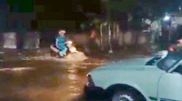Kerap Banjir dan Sampah, Masyarakat Minta Pemkab Perbaiki Drainase dan TPS di Ciparay