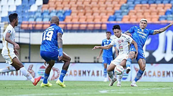 Duel Sengit di Si Jalak Harupat: Persib Bandung Raih Kemenangan Tipis Atas Persija Jakarta