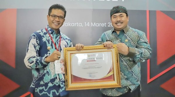 BEDAS! Bupati Dadang Supriatna Raih Penghargaan dari KemenPANRB