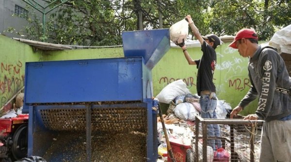 Pengelolaan Sampah di RW-13 Pasirjati Kota Bandung, dari "Rarujit" jadi "Duit"