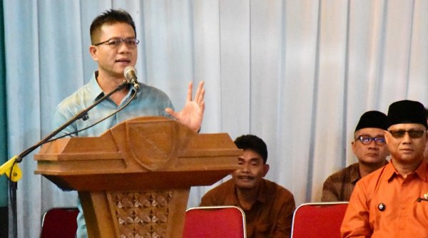 Rembug Bedas di Kertasari, Bupati Bandung Sampaikan Kabar Baik untuk Para Petani